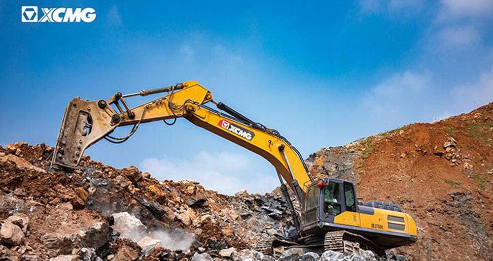 RUSHMORE EQUIPMENT | XCMG Tractor 2